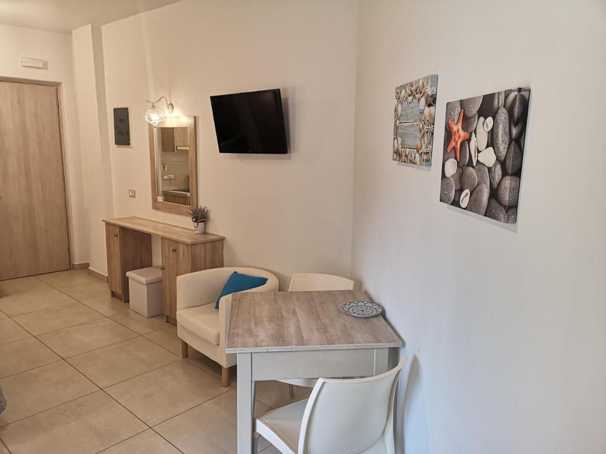 קרפאטוס Porfyris Studios And Apartments מראה חיצוני תמונה