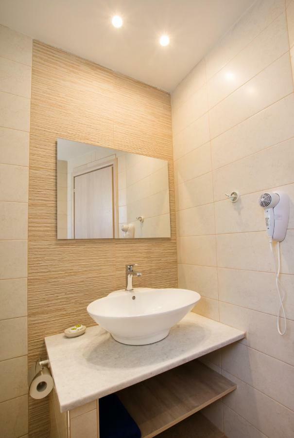 קרפאטוס Porfyris Studios And Apartments מראה חיצוני תמונה