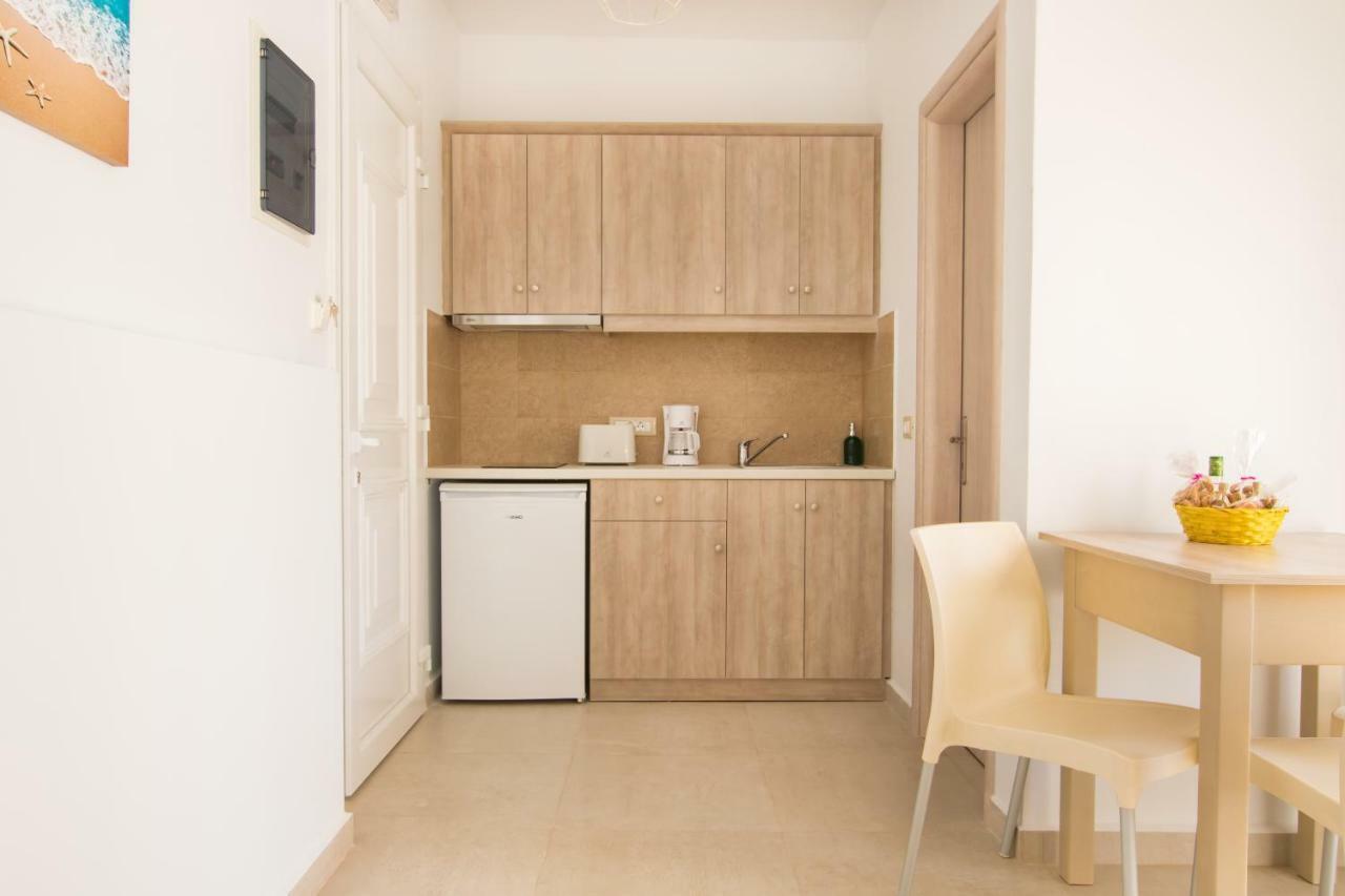 קרפאטוס Porfyris Studios And Apartments מראה חיצוני תמונה