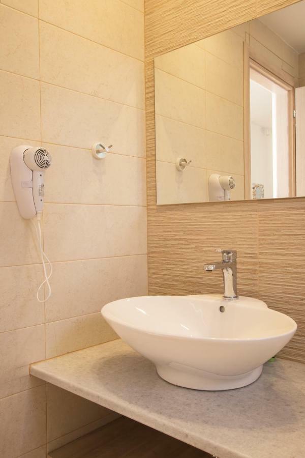 קרפאטוס Porfyris Studios And Apartments מראה חיצוני תמונה